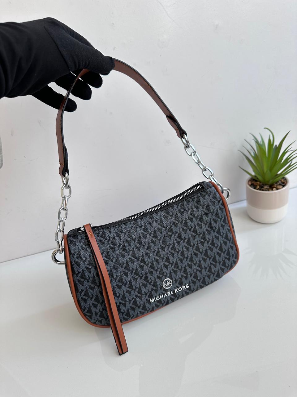 Michael Kors (Black - Handbag)